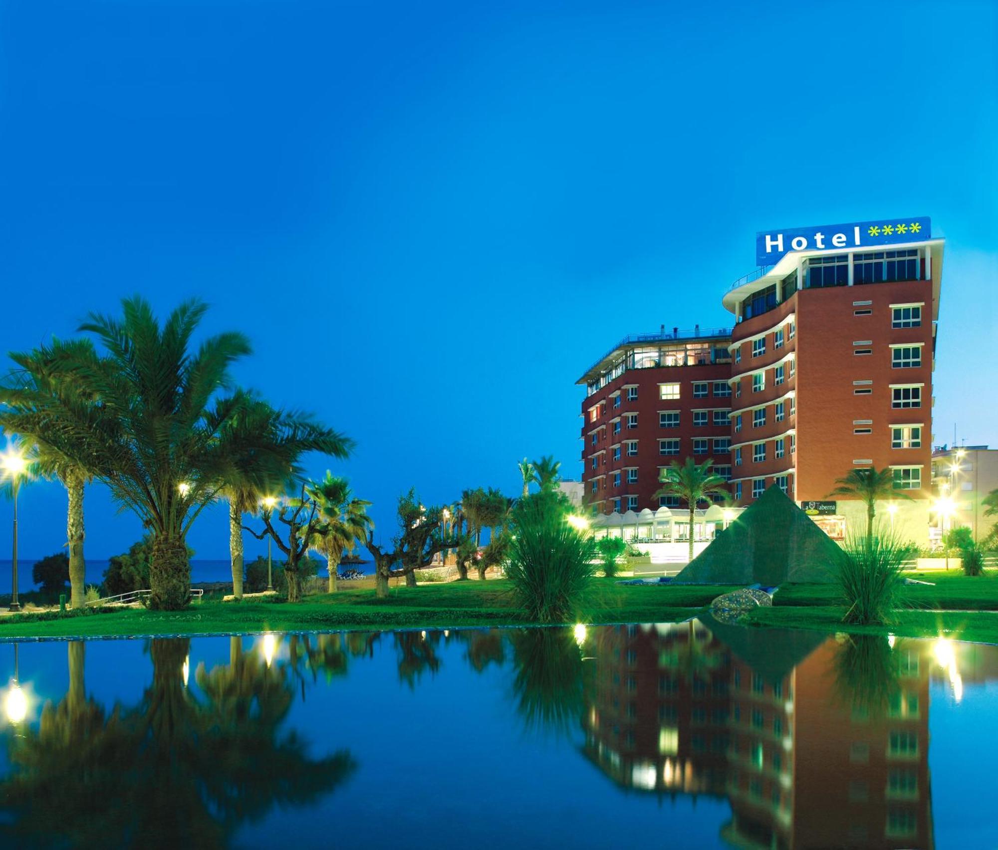 Senator Águilas Exterior foto